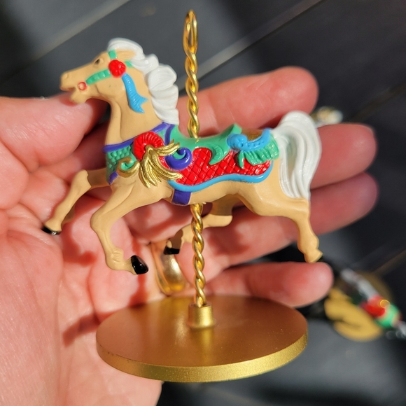 Hallmark 1989 Carousel Horse Christmas Ornaments (4) ~ GUC - Picture 10 of 16